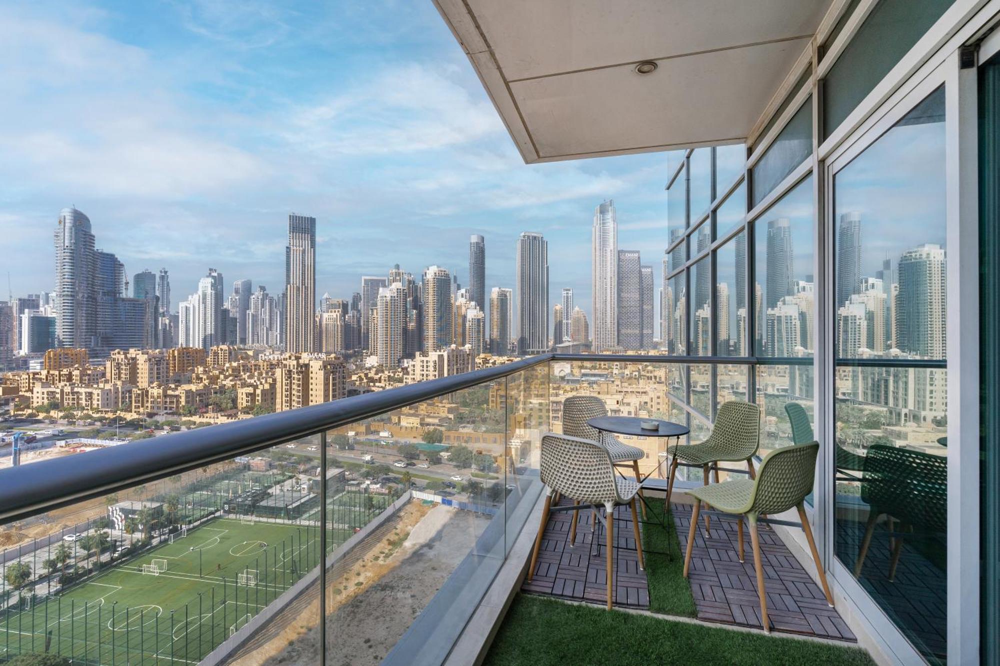 Chic 2Br Apartment, Prime Location Near Dubai Mall - Allsopp&Allsopp Екстериор снимка