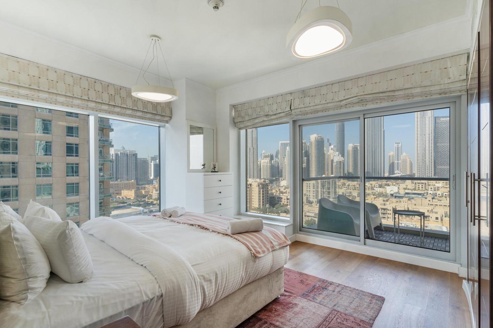 Chic 2Br Apartment, Prime Location Near Dubai Mall - Allsopp&Allsopp Екстериор снимка