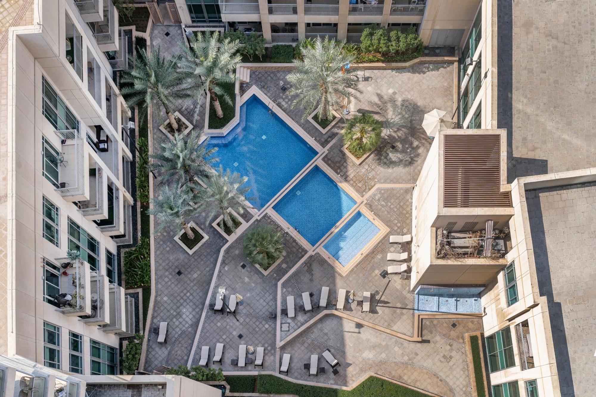 Chic 2Br Apartment, Prime Location Near Dubai Mall - Allsopp&Allsopp Екстериор снимка